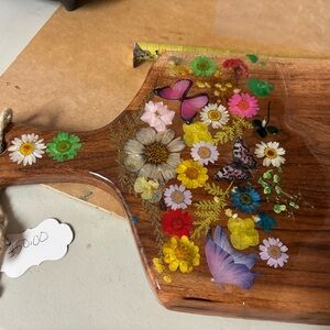 Handmade Colorful Floral Resin Wooden Chacuterie Board